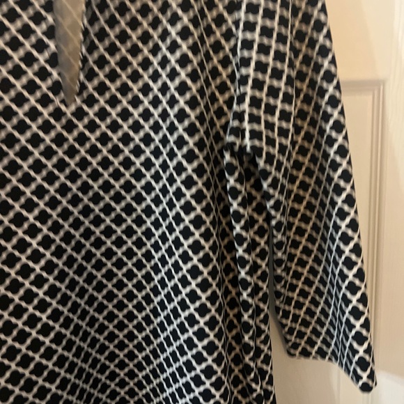 Stitch Fix Karen Kane Small Black White 3/4 Sleeve Pullover Annika Shit dress - Picture 2 of 5